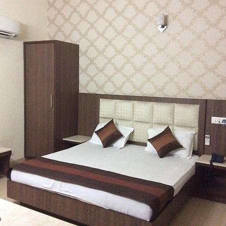 Hotel Hilroz Amritsar Extérieur photo