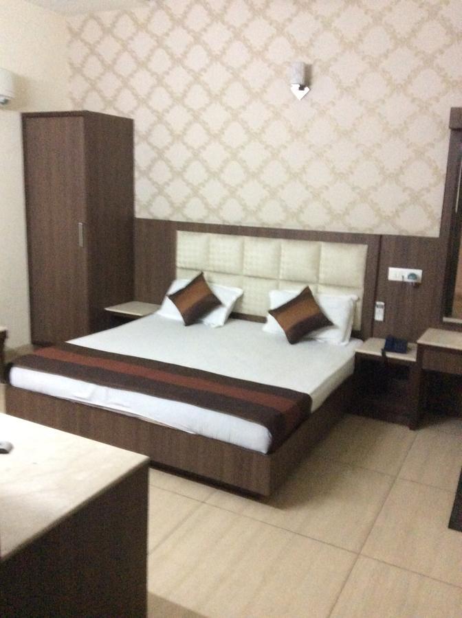 Hotel Hilroz Amritsar Extérieur photo